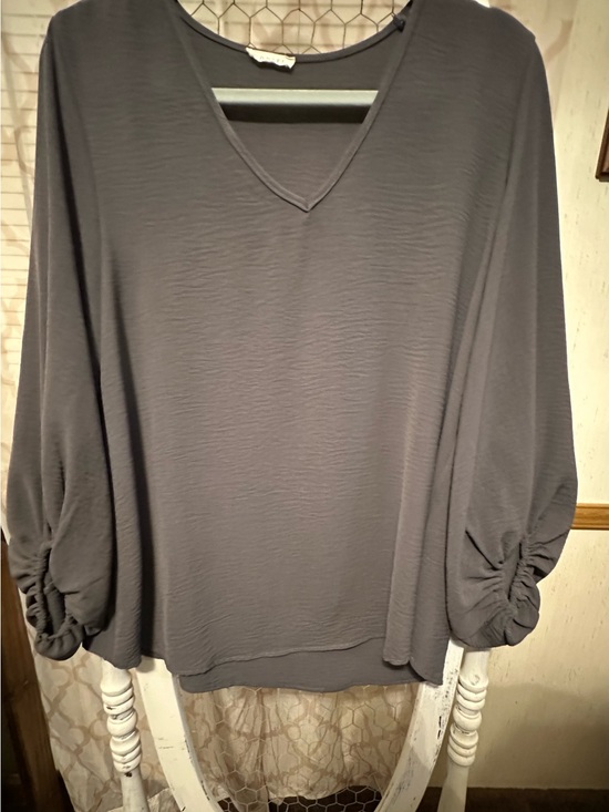 JODIFL Tops - JODIFL Charcoal Gray V-Neck Long Sleeve Tunic